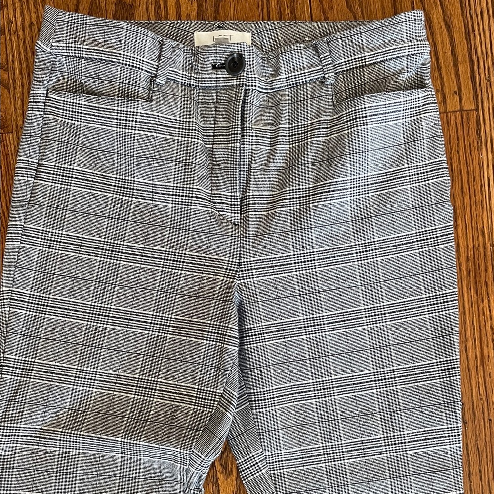 Loft - “The Sutton Skinny” Pant